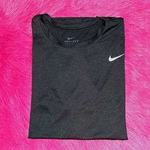 🄽🅆🄾🅃Nike Fri-fit Tshirt